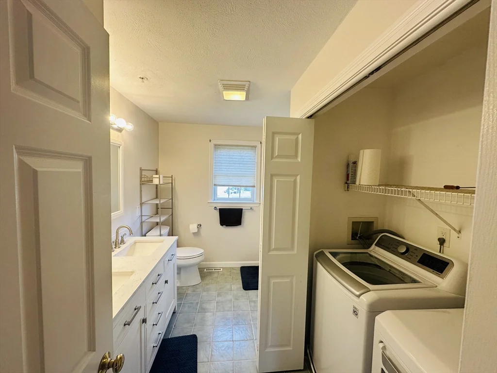 3 bed, 2 bath apartment for rent at 175 Clear Pond Dr Unit 175, Walpole — photo 19 of 35