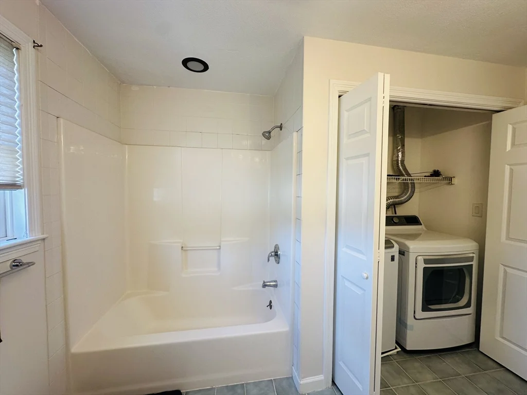 3 bed, 2 bath apartment for rent at 175 Clear Pond Dr Unit 175, Walpole — photo 20 of 35