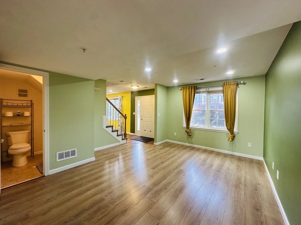 3 bed, 2 bath apartment for rent at 175 Clear Pond Dr Unit 175, Walpole — photo 8 of 35