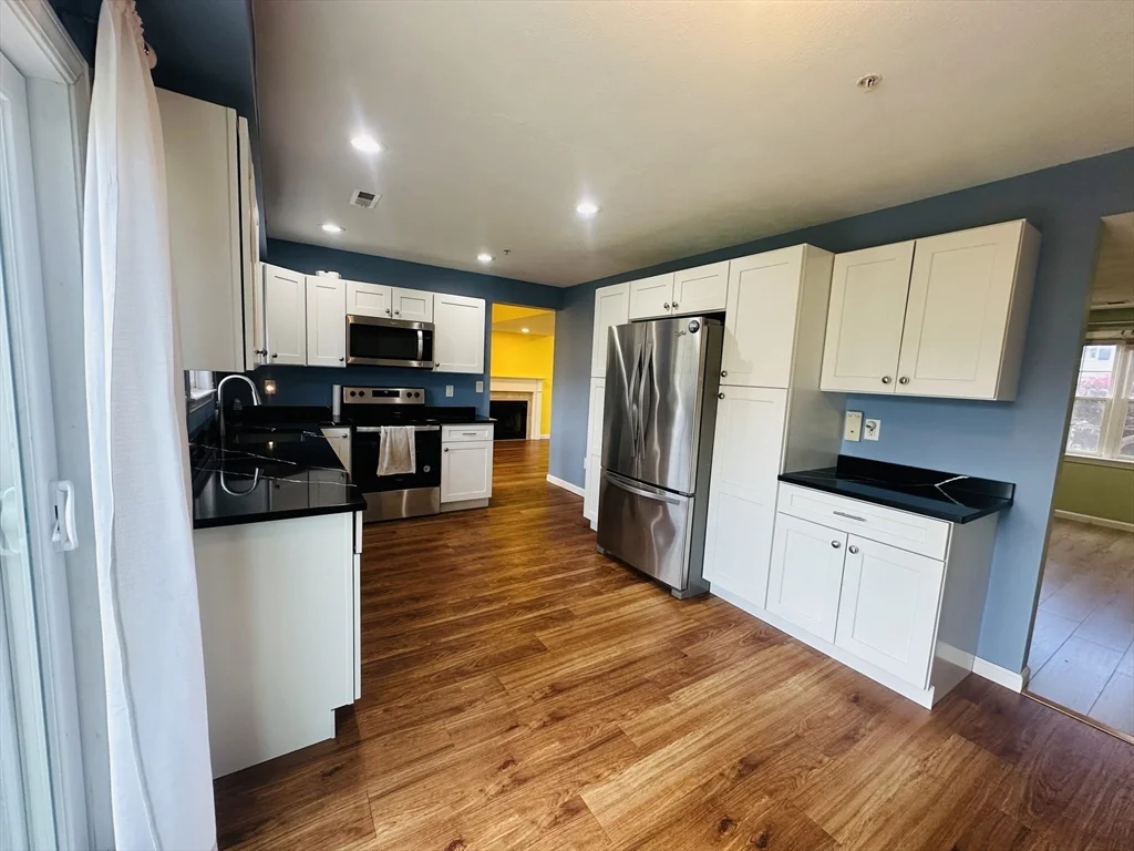 3 bed, 2 bath apartment for rent at 175 Clear Pond Dr Unit 175, Walpole — photo 12 of 35