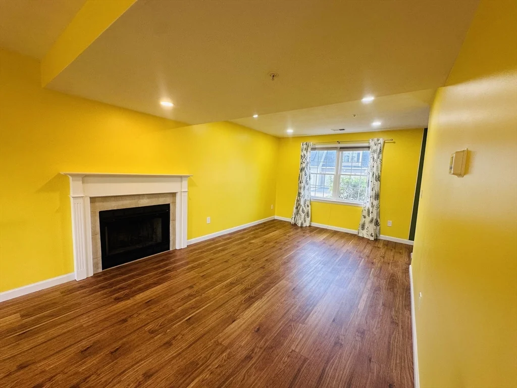 3 bed, 2 bath apartment for rent at 175 Clear Pond Dr Unit 175, Walpole — photo 13 of 35