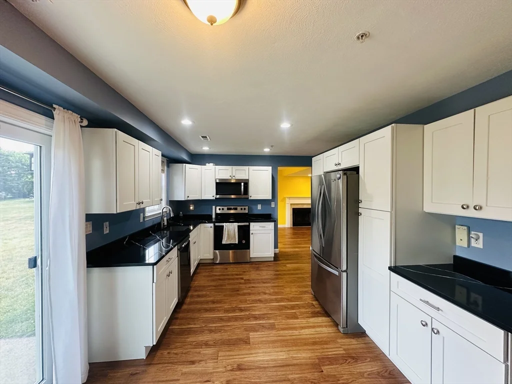 3 bed, 2 bath apartment for rent at 175 Clear Pond Dr Unit 175, Walpole — photo 11 of 35