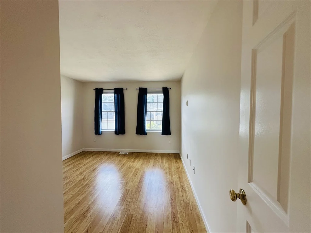 3 bed, 2 bath apartment for rent at 175 Clear Pond Dr Unit 175, Walpole — photo 32 of 35