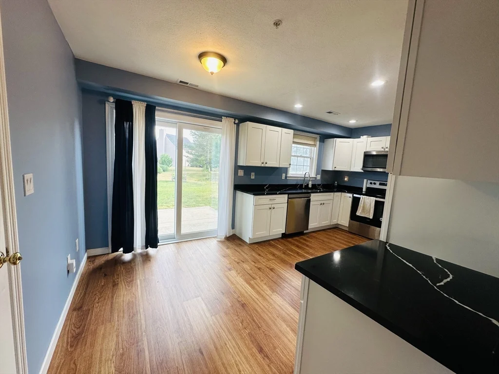 3 bed, 2 bath apartment for rent at 175 Clear Pond Dr Unit 175, Walpole — photo 9 of 35