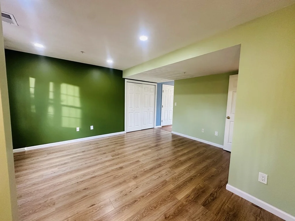 3 bed, 2 bath apartment for rent at 175 Clear Pond Dr Unit 175, Walpole — photo 6 of 35