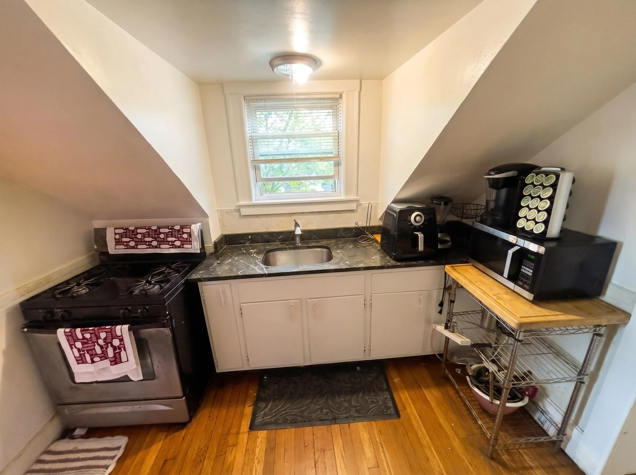 2 bed, 1 bath apartment for rent at 175 Coleman Unit 3, Malden — photo 3 of 7