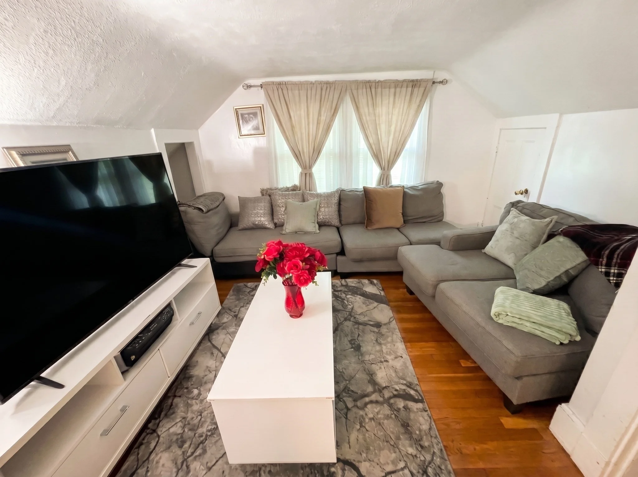 2 bed, 1 bath apartment for rent at 175 Coleman Unit 3, Malden — photo 2 of 7