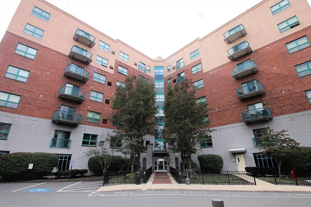 2 bed, 2 bath apartment for rent at 175 Cottage St Unit 501, Chelsea — photo 1 of 28