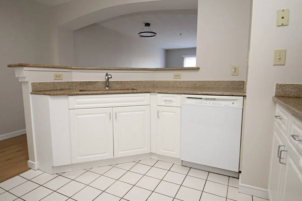 2 bed, 2 bath apartment for rent at 175 Cottage St Unit 501, Chelsea — photo 5 of 28