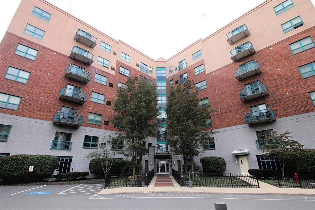 2 bed, 2 bath apartment for rent at 175 Cottage St Unit 702, Chelsea — photo 32 of 32
