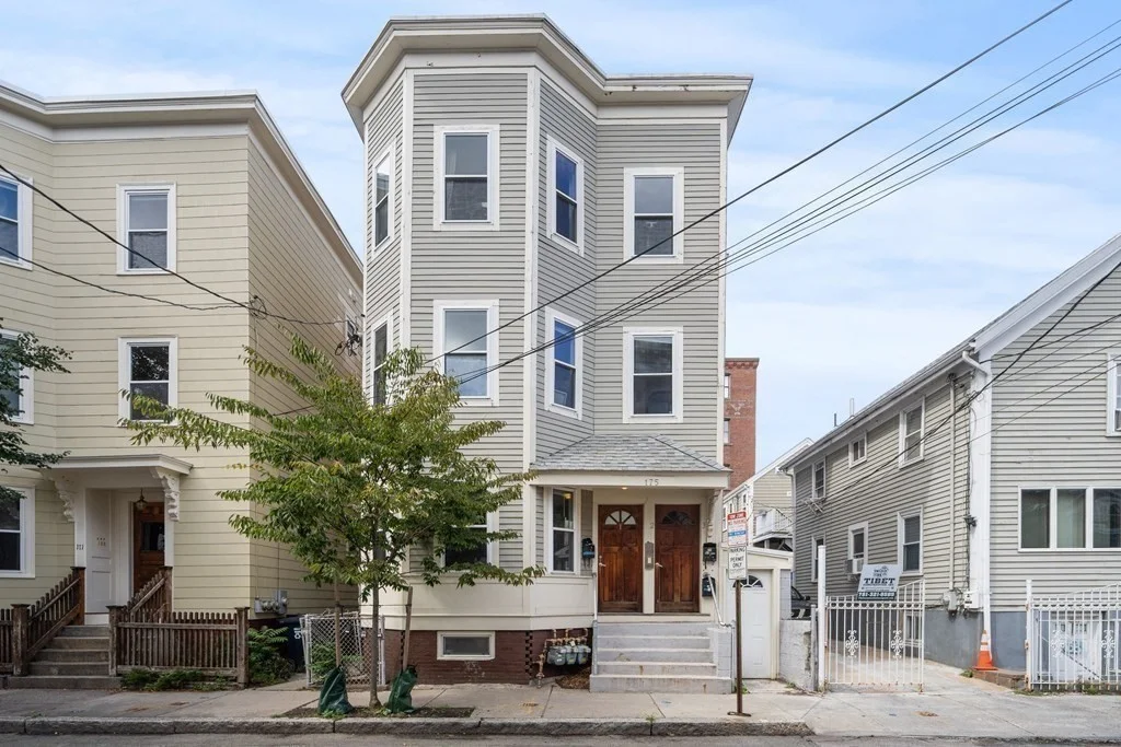 2 bed, 1 bath apartment for rent at 175 Elm St Unit 1, Wellington-Harrington