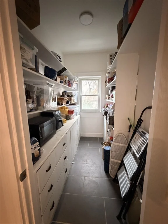 4 bed, 2 bath apartment for rent at 175 Everett Unit 1, Allston — photo 8 of 25