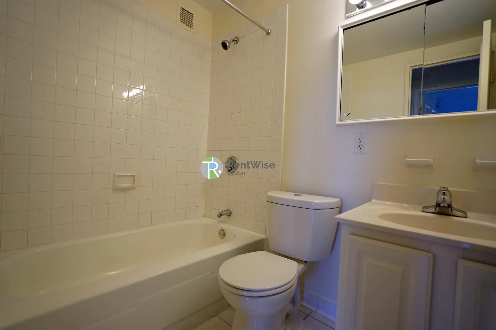 2 bed, 1.5 bath apartment for rent at 175 Freeman St Unit 802, North Brookline — photo 8 of 37