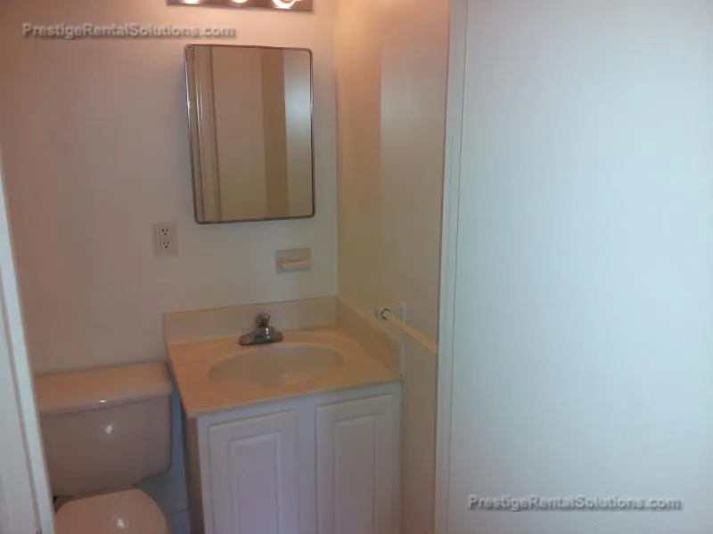 1 bed, 1 bath apartment for rent at 175 Freeman St Unit 807, North Brookline — photo 10 of 12