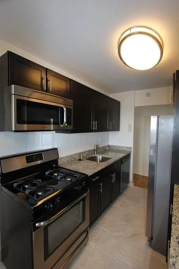 3 bed, 1.5 bath apartment for rent at 175 Freeman St Unit 819, North Brookline — photo 2 of 8