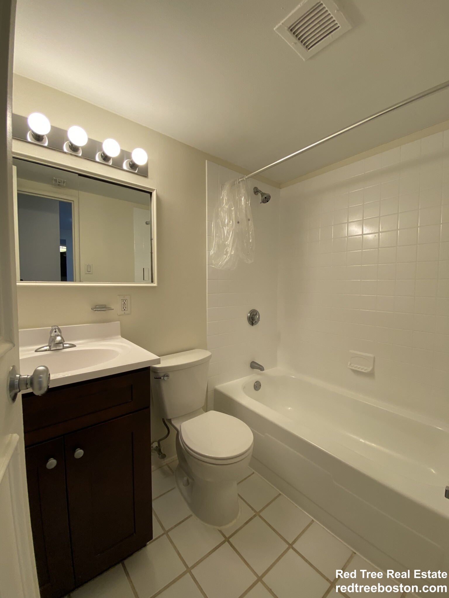 2 bed, 1.5 bath apartment for rent at 175 Freeman St Unit 921, North Brookline — photo 6 of 26
