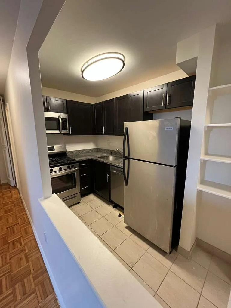 2 bed, 1.5 bath apartment for rent at 175 Freeman St Unit 922S, North Brookline — photo 4 of 15