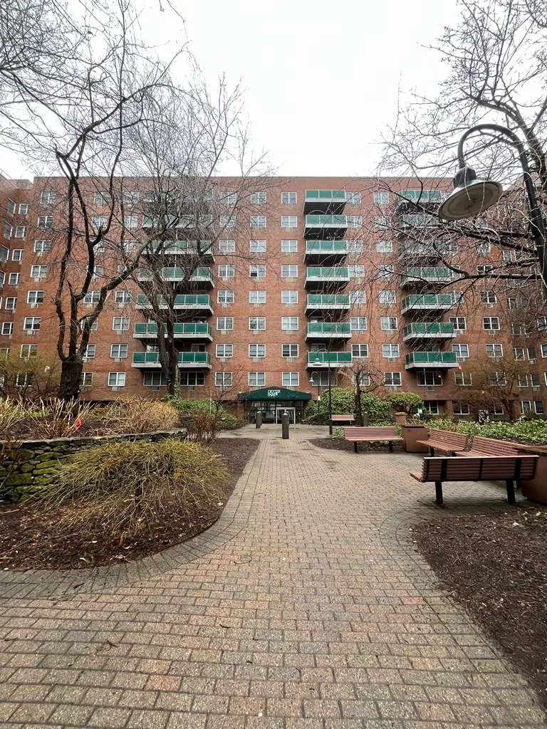 2 bed, 1.5 bath apartment for rent at 175 Freeman St Unit 922S, North Brookline — photo 2 of 15