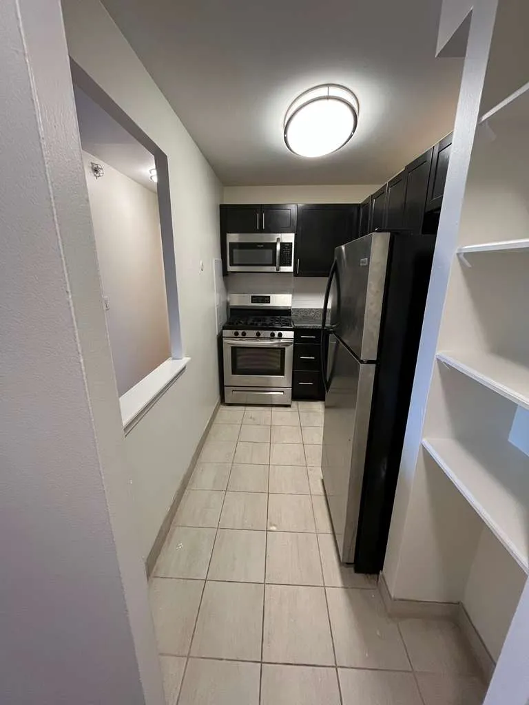 2 bed, 1.5 bath apartment for rent at 175 Freeman St Unit 922S, North Brookline — photo 5 of 15
