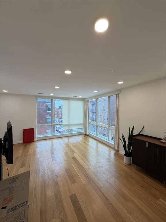 2 bed, 2 bath apartment for rent at 175 Gove St Unit 3, East Boston — photo 4 of 14