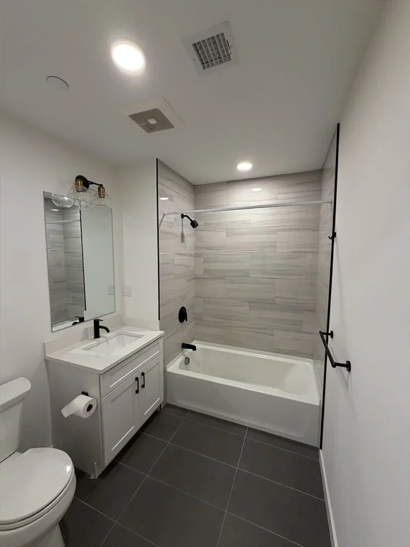 2 bed, 2 bath apartment for rent at 175 Gove St Unit 3, East Boston — photo 13 of 14