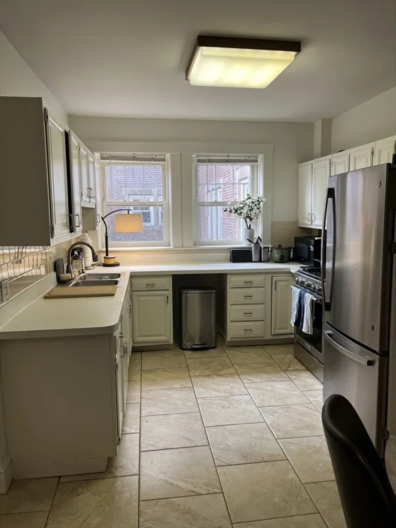 2 bed, 1 bath apartment for rent at 175 Hancock Unit 2, Mid Cambridge — photo 6 of 12