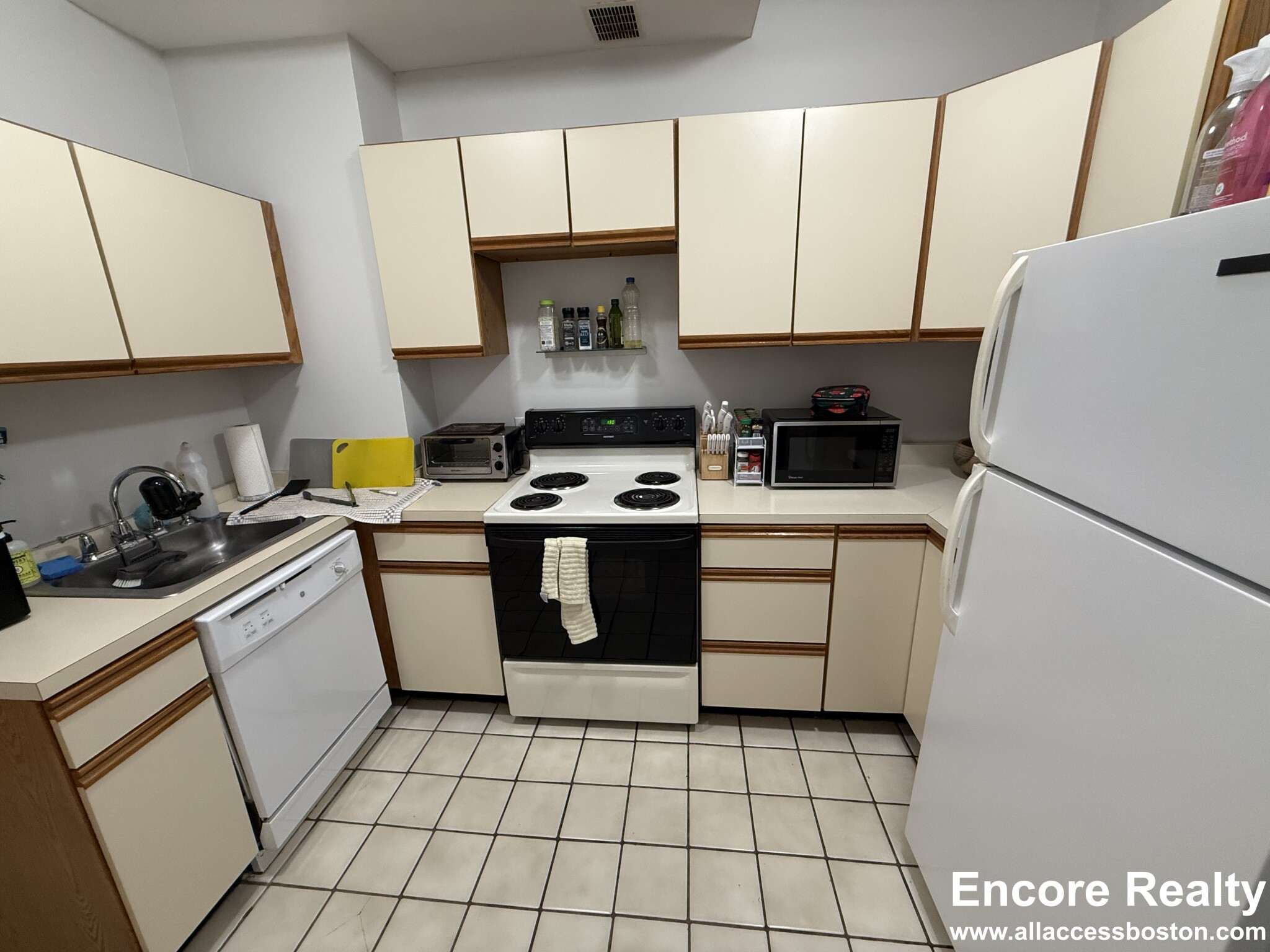 2 bed, 1 bath apartment for rent at 175 Harvard St Unit 2A, Coolidge Corner — photo 11 of 13