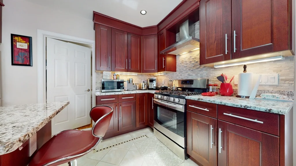 3 bed, 1 bath apartment for rent at 175 Mount Vernon Unit 2, Malden — photo 8 of 17