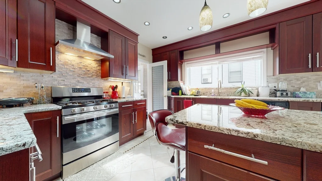 3 bed, 1 bath apartment for rent at 175 Mount Vernon Unit 2, Malden — photo 11 of 17