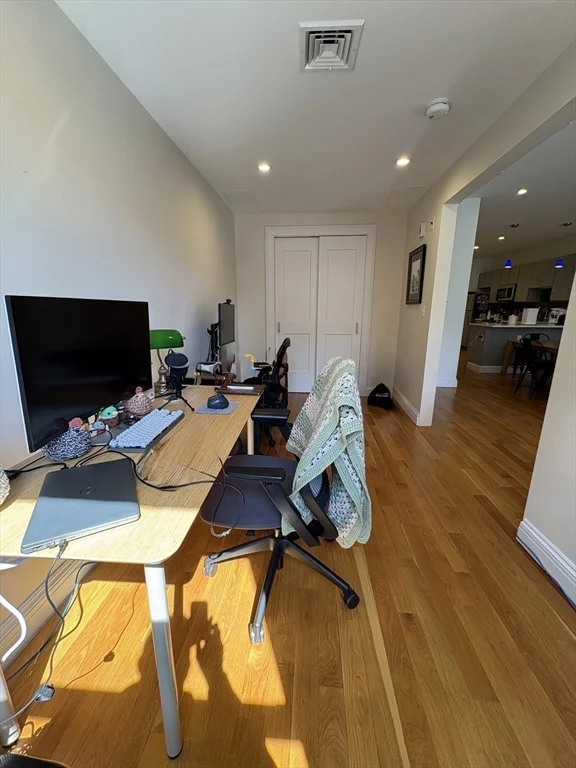 2 bed, 1 bath apartment for rent at 175 Newbury St Unit 300, Back Bay — photo 11 of 17