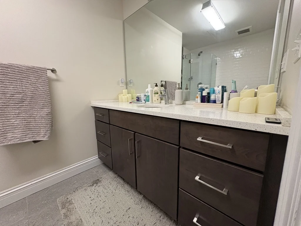 2 bed, 1 bath apartment for rent at 175 Newbury St Unit 300, Back Bay — photo 14 of 17