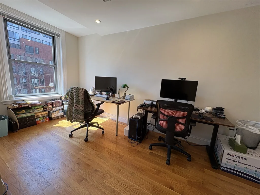 2 bed, 1 bath apartment for rent at 175 Newbury St Unit 300, Back Bay — photo 10 of 17