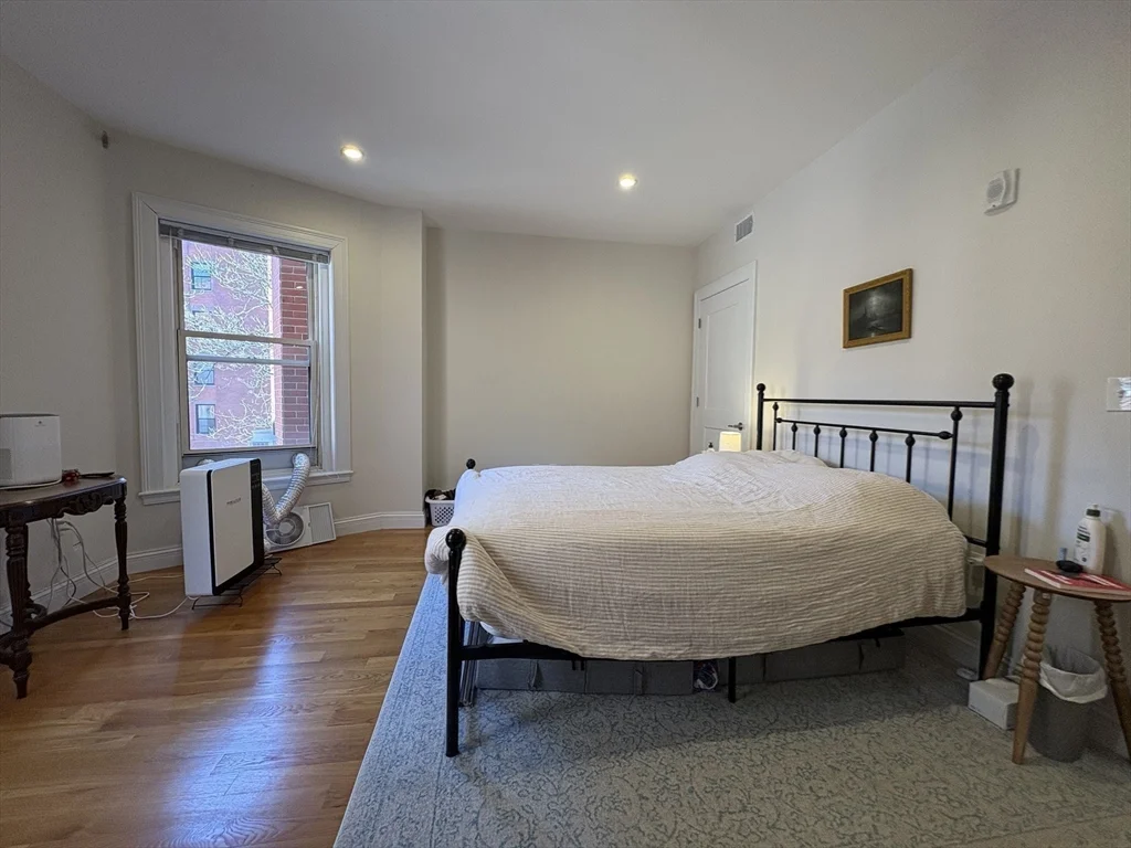 2 bed, 1 bath apartment for rent at 175 Newbury St Unit 300, Back Bay — photo 12 of 17
