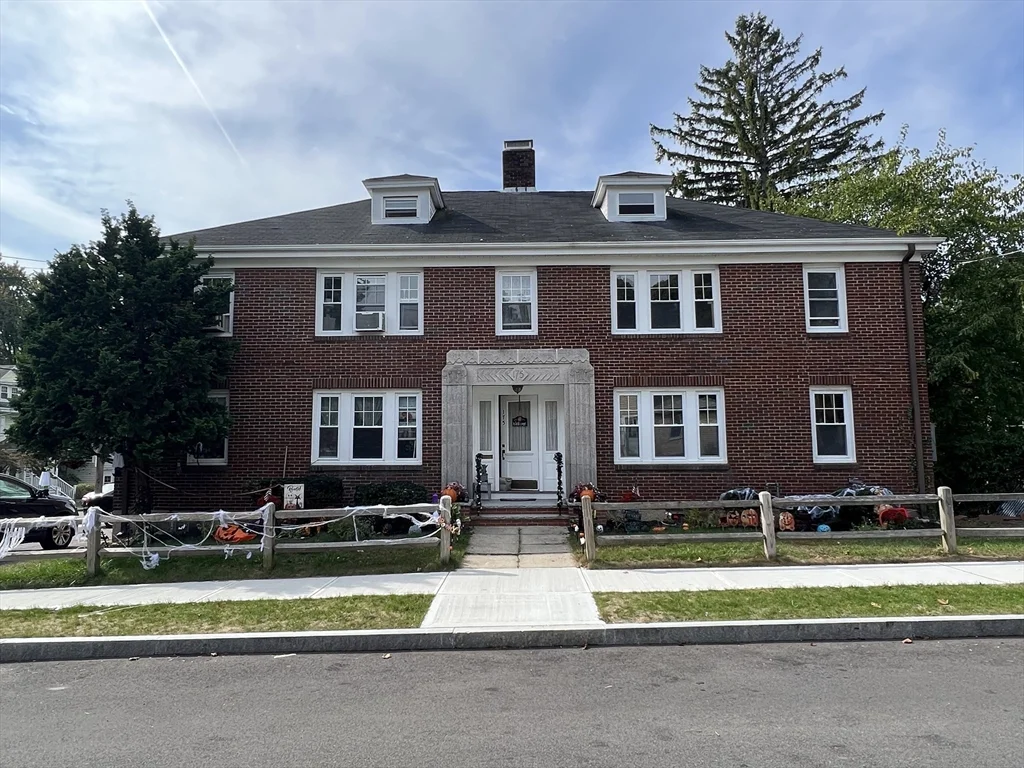 2 bed, 1 bath apartment for rent at 175 Putnam Unit 1L, Quincy — photo 1 of 11