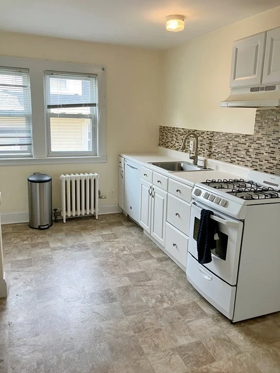 2 bed, 1 bath apartment for rent at 175 Putnam Unit 2L, Quincy — photo 2 of 14