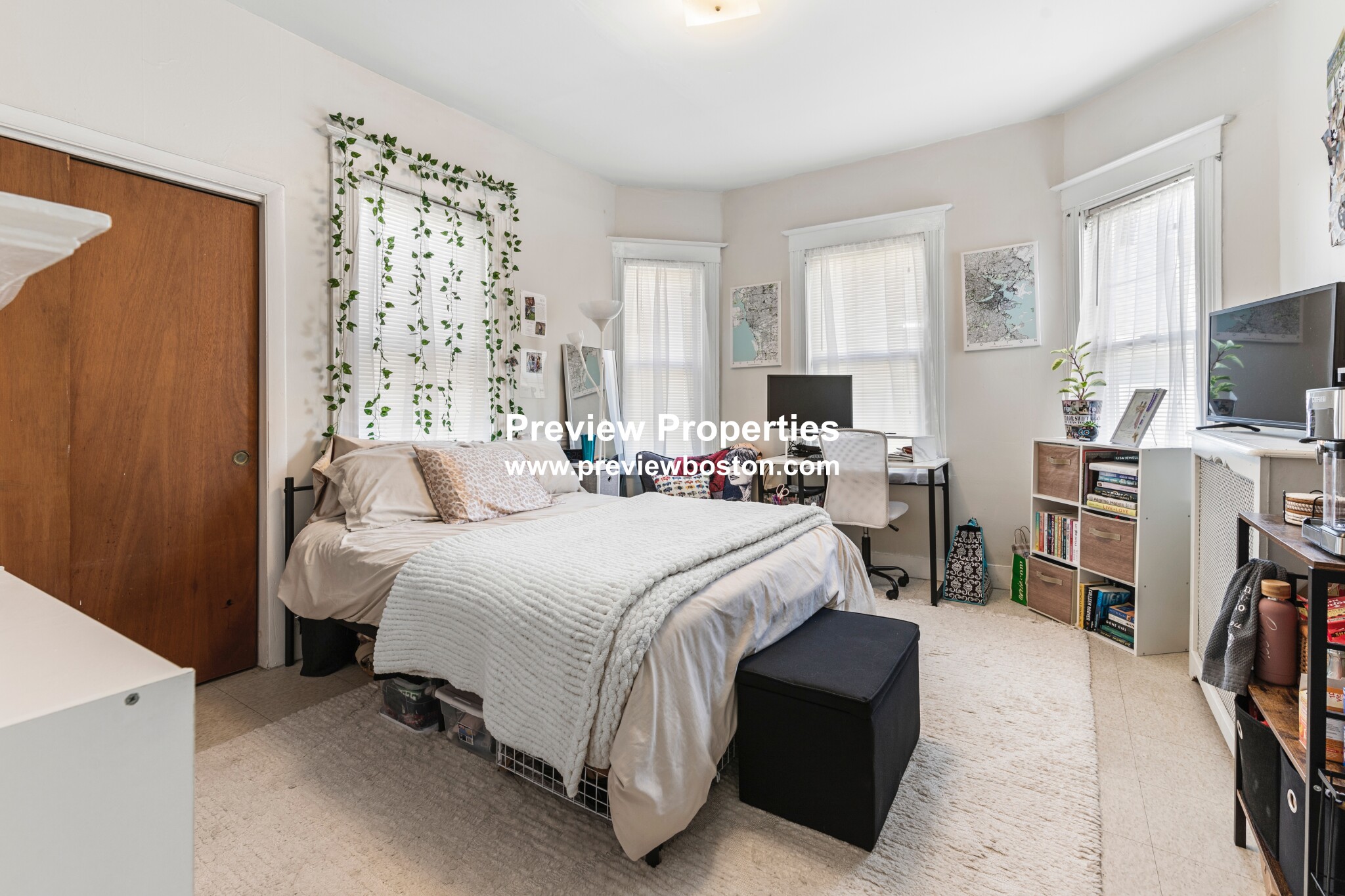 5 bed, 1 bath apartment for rent at 175 River St Unit 3P, Riverside — photo 13 of 17