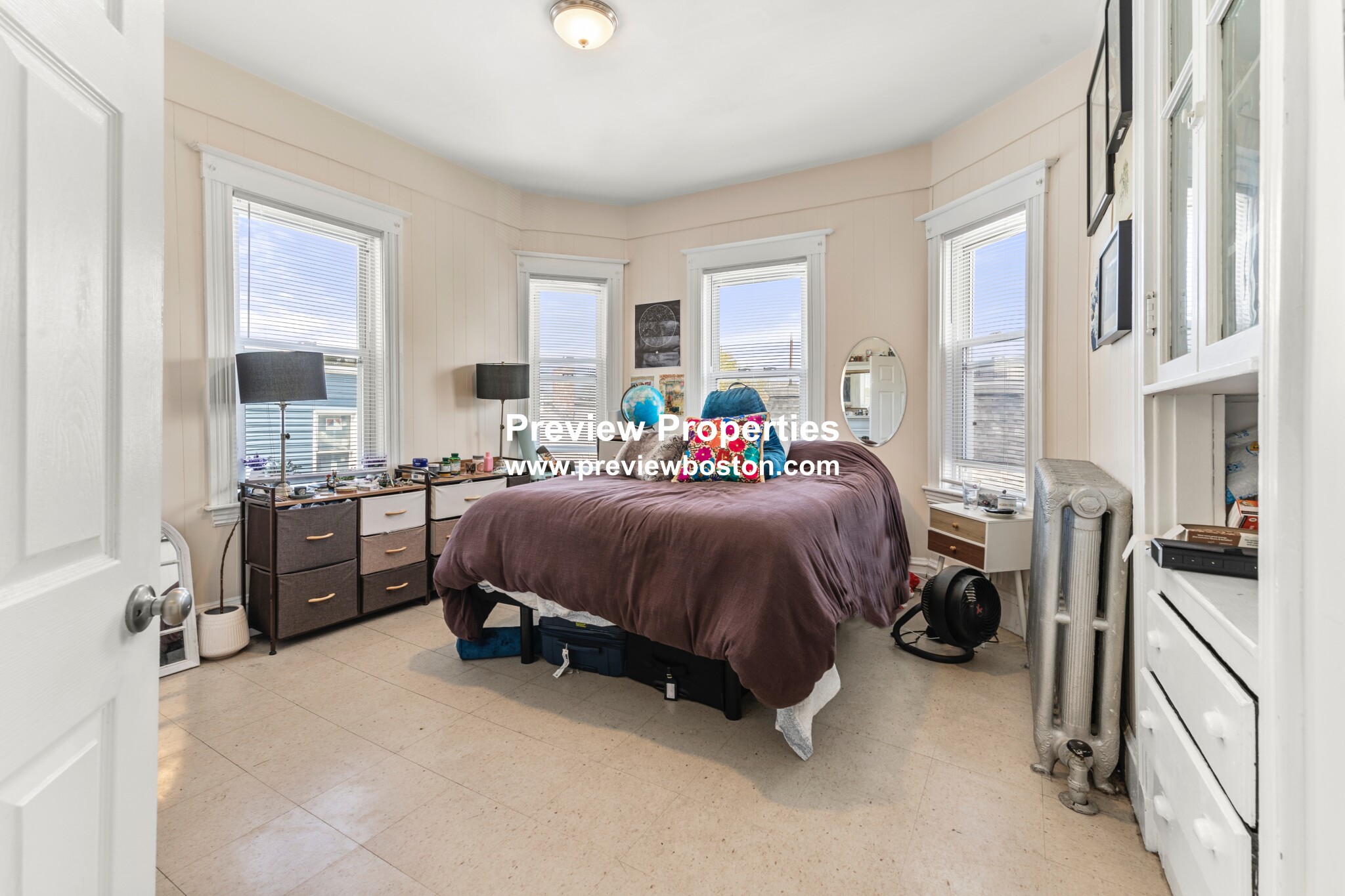 5 bed, 1 bath apartment for rent at 175 River St Unit 3P, Riverside — photo 3 of 17