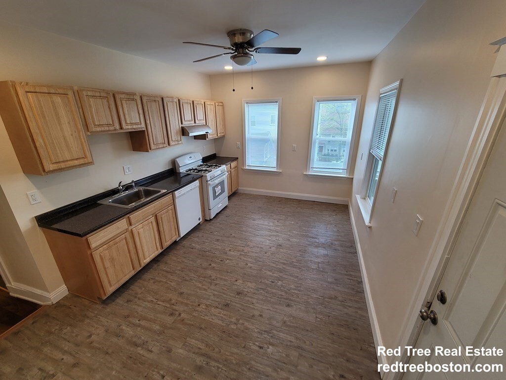 4 bed, 1.5 bath apartment for rent at 175 River Unit 3, Cambridgeport — photo 14 of 21