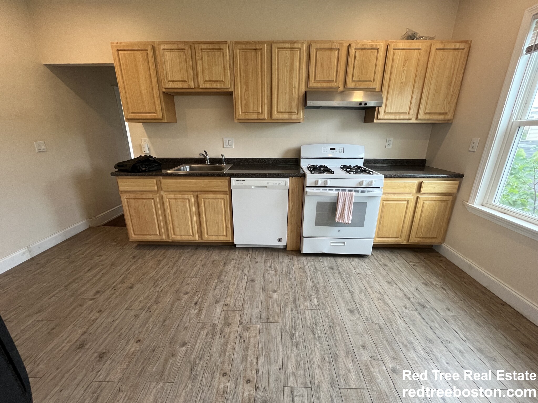 4 bed, 1.5 bath apartment for rent at 175 River Unit 3, Cambridgeport — photo 13 of 21