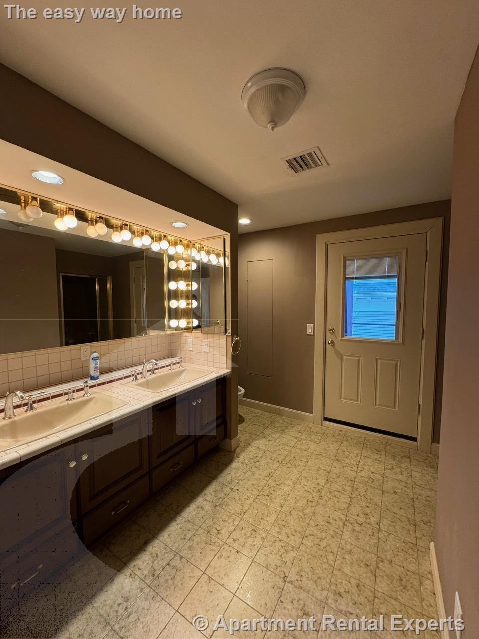 1 bed, 1 bath apartment for rent at 175 Summer St Unit 5, Spring Hill — photo 9 of 12