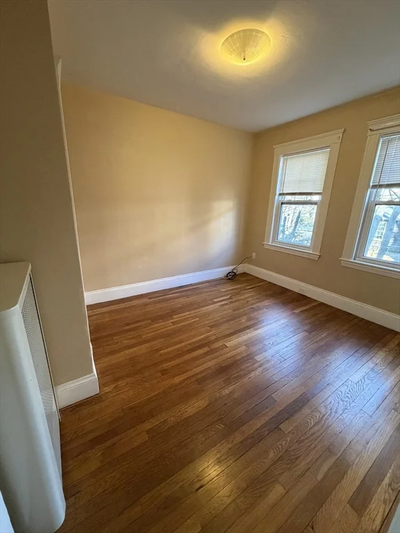 3 bed, 1 bath apartment for rent at 175 Warren St Unit 1, Newton Centre — photo 5 of 9