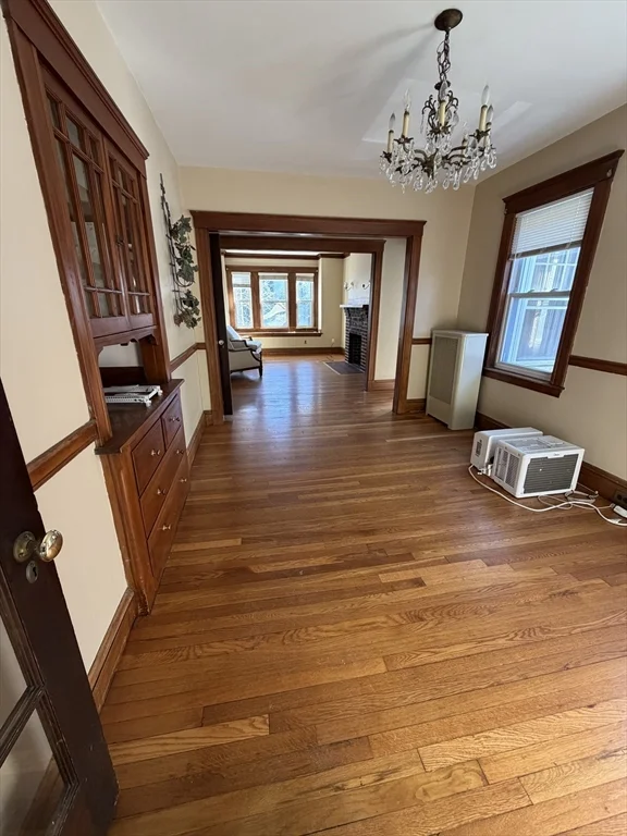 3 bed, 1 bath apartment for rent at 175 Warren St Unit 1, Newton Centre — photo 3 of 9