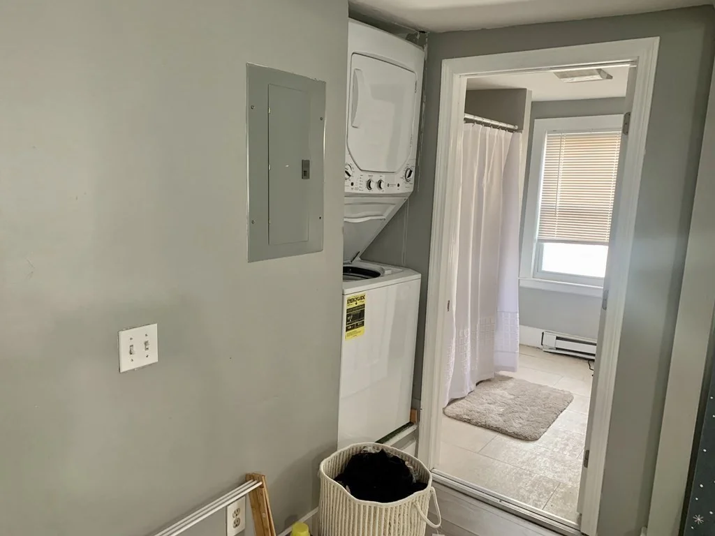 3 bed, 2 bath apartment for rent at 175 West 8th Unit 3, Boston — photo 5 of 18