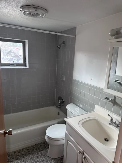 1 bed, 1 bath apartment for rent at 175 West Wyoming Ave Unit 40, Melrose — photo 7 of 21