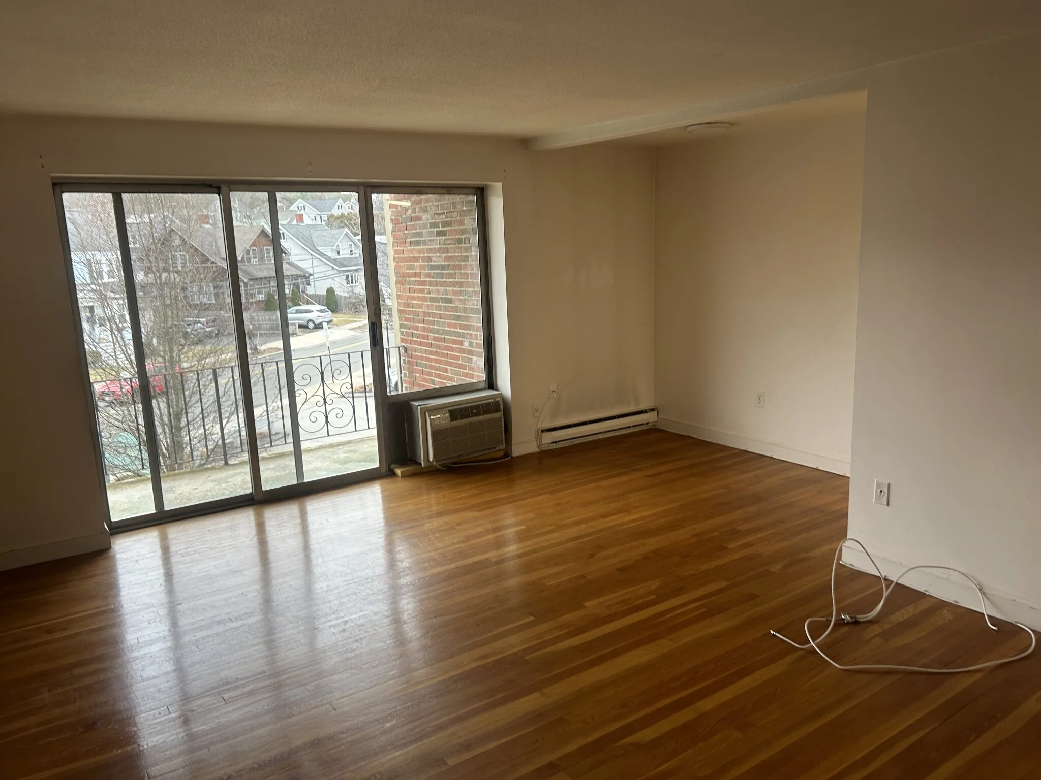 1 bed, 1 bath apartment for rent at 175 West Wyoming Ave Unit 40, Melrose — photo 1 of 21