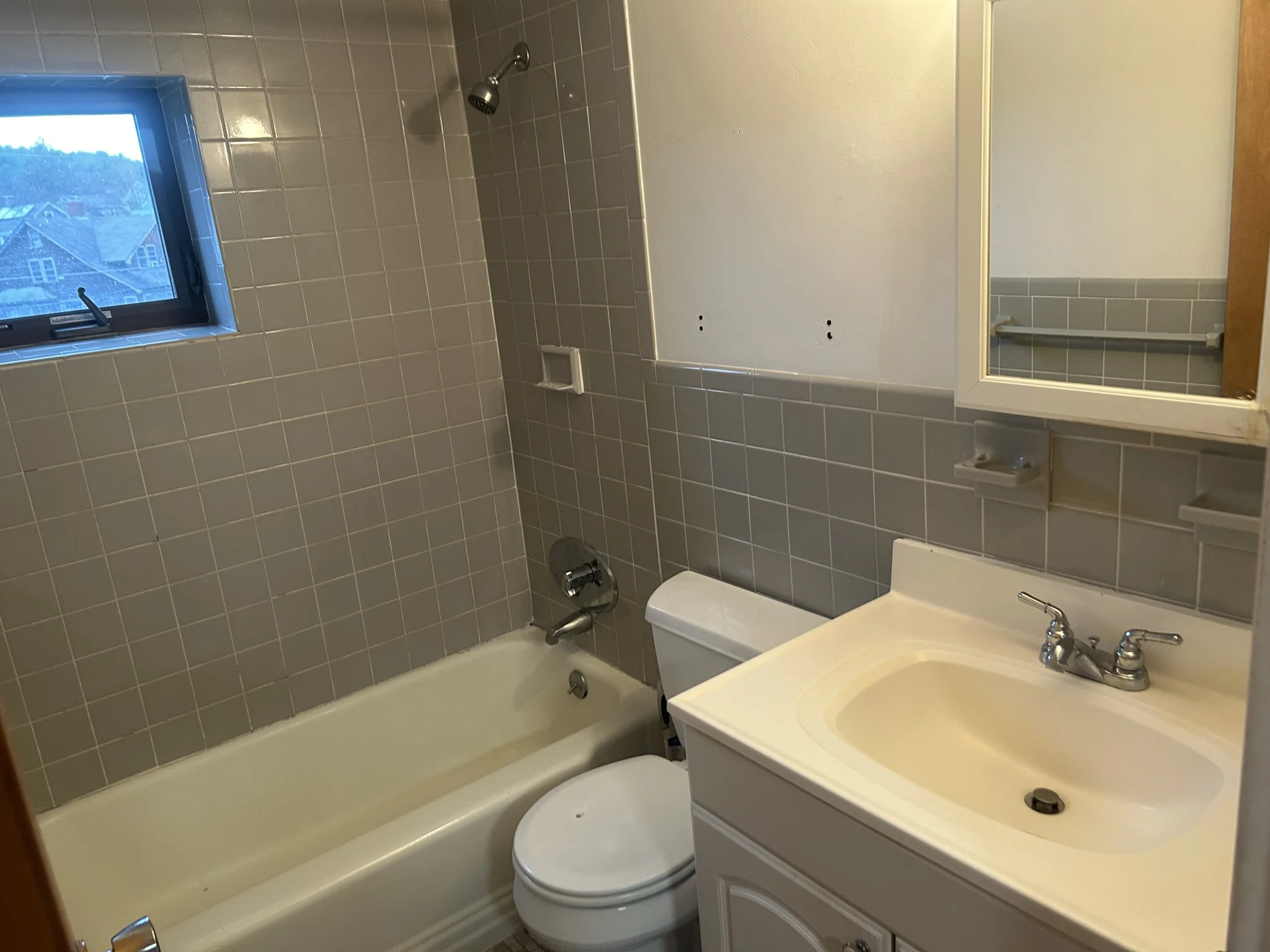 1 bed, 1 bath apartment for rent at 175 West Wyoming Ave Unit 40, Melrose — photo 6 of 21