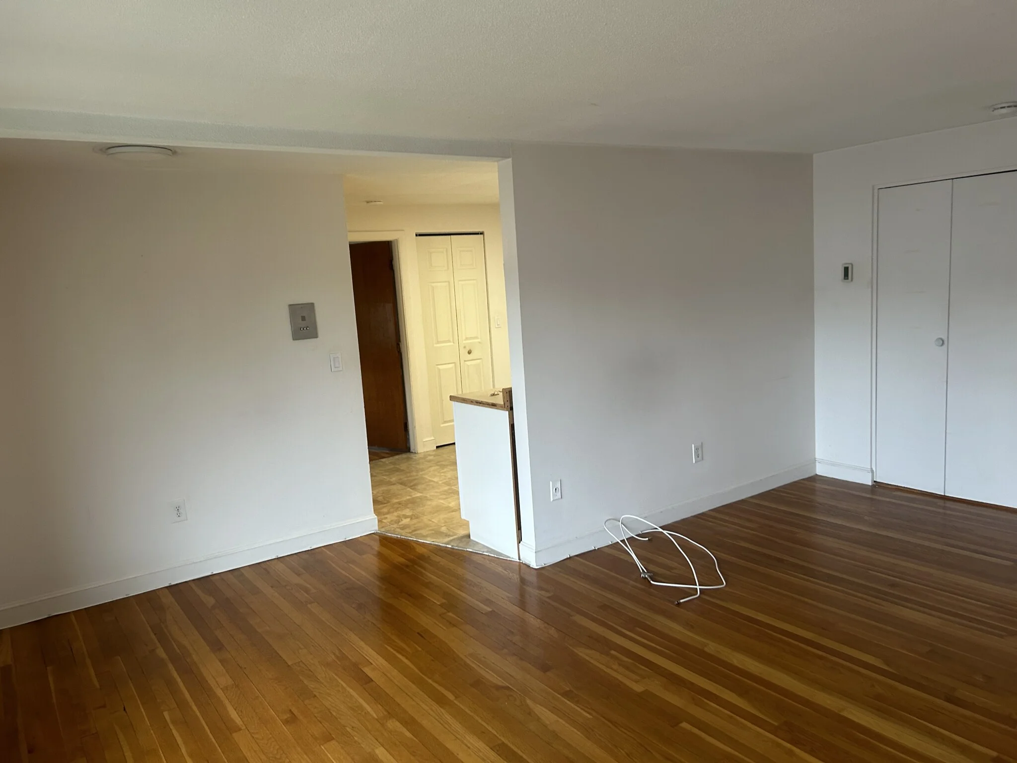 1 bed, 1 bath apartment for rent at 175 West Wyoming Ave Unit 40, Melrose — photo 2 of 21