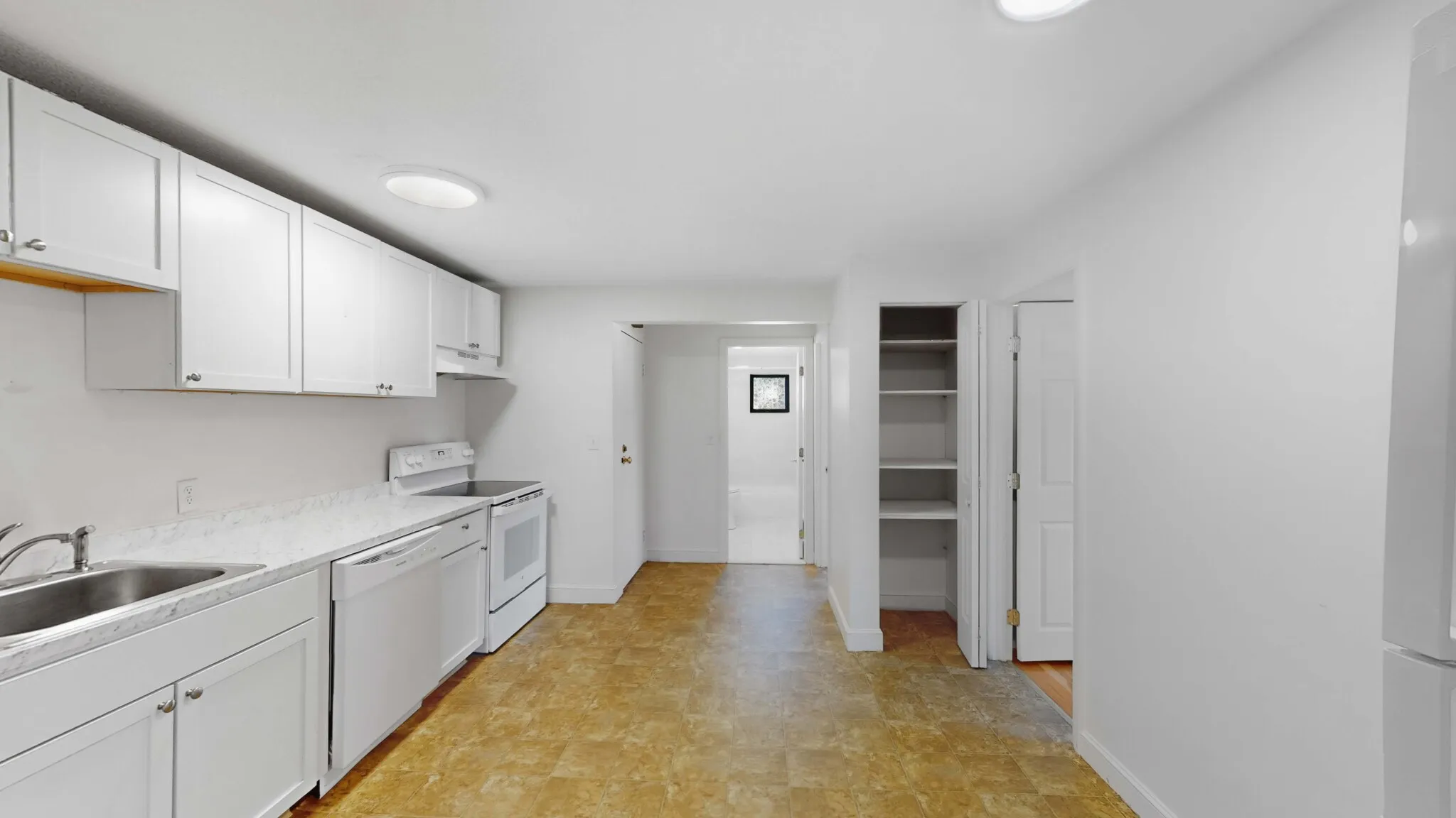 2 bed, 1 bath apartment for rent at 175 West Wyoming Ave Unit 42, Melrose — photo 5 of 27