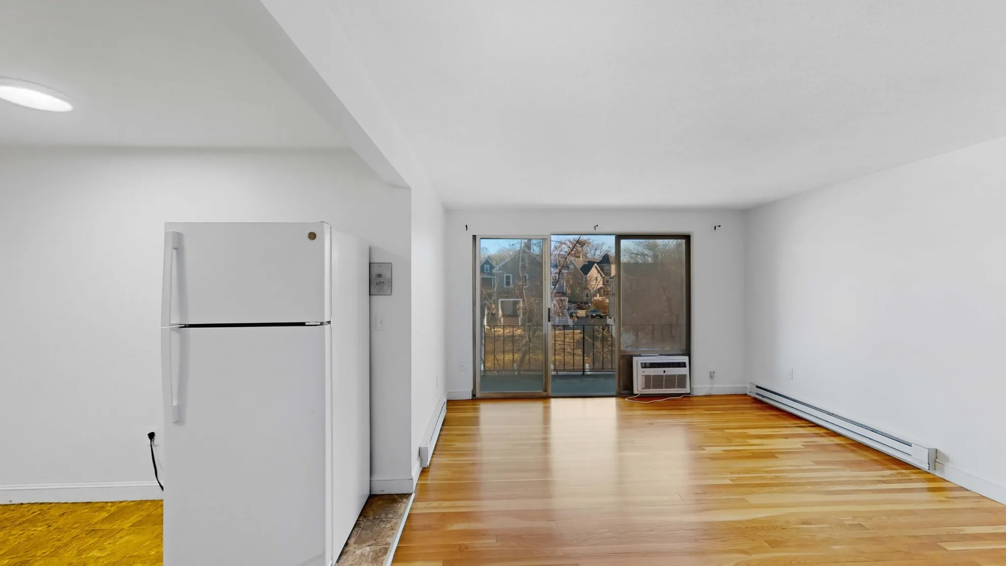 2 bed, 1 bath apartment for rent at 175 West Wyoming Ave Unit 42, Melrose — photo 3 of 27
