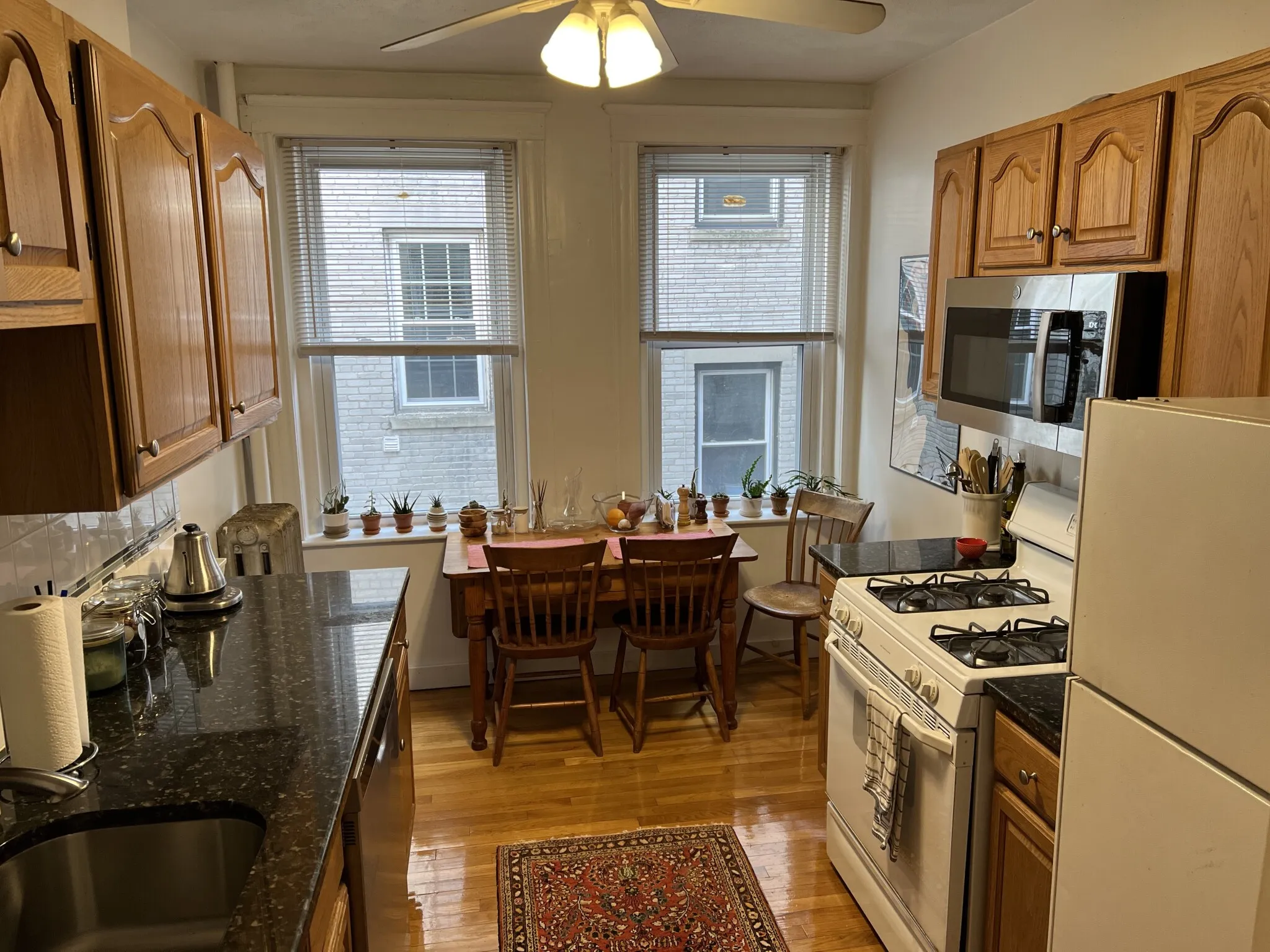 2 bed, 1 bath apartment for rent at 1750 Commonwealth Ave Unit 5, Brighton — photo 4 of 12